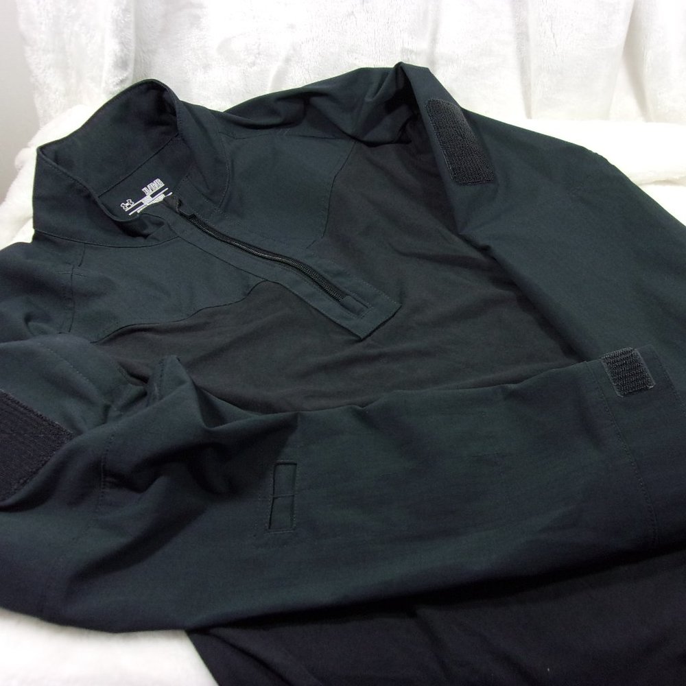 A-31 UNDER  ARMOUR 3/4 ZIP PULL OVER MENS